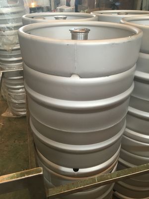 ステンレス鋼304から成っている上のGのタイプ付属品が付いているマイクロ ビール醸造所のための50Lヨーロッパの小樽食品等級材料